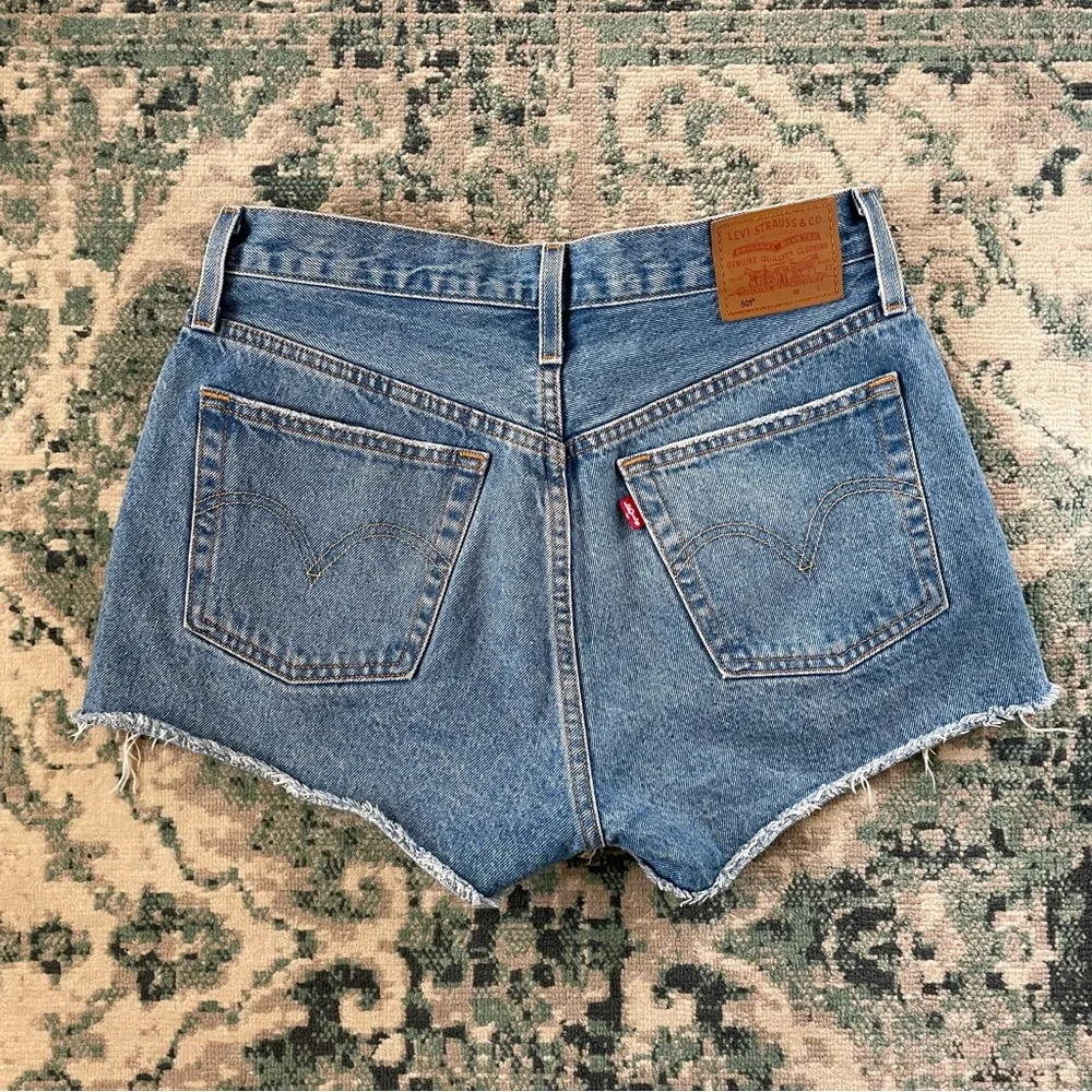 Levi’s 501 Levi Strauss Cut Off Button Fly Blue Jean Denim Shorts Distressed - Picture 4 of 14